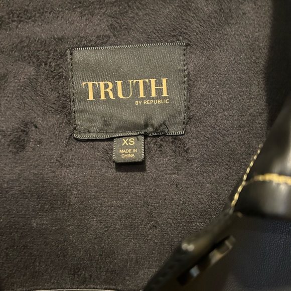 NWT Truth by Republic Faux Leather Jacket - Picture 2 of 3